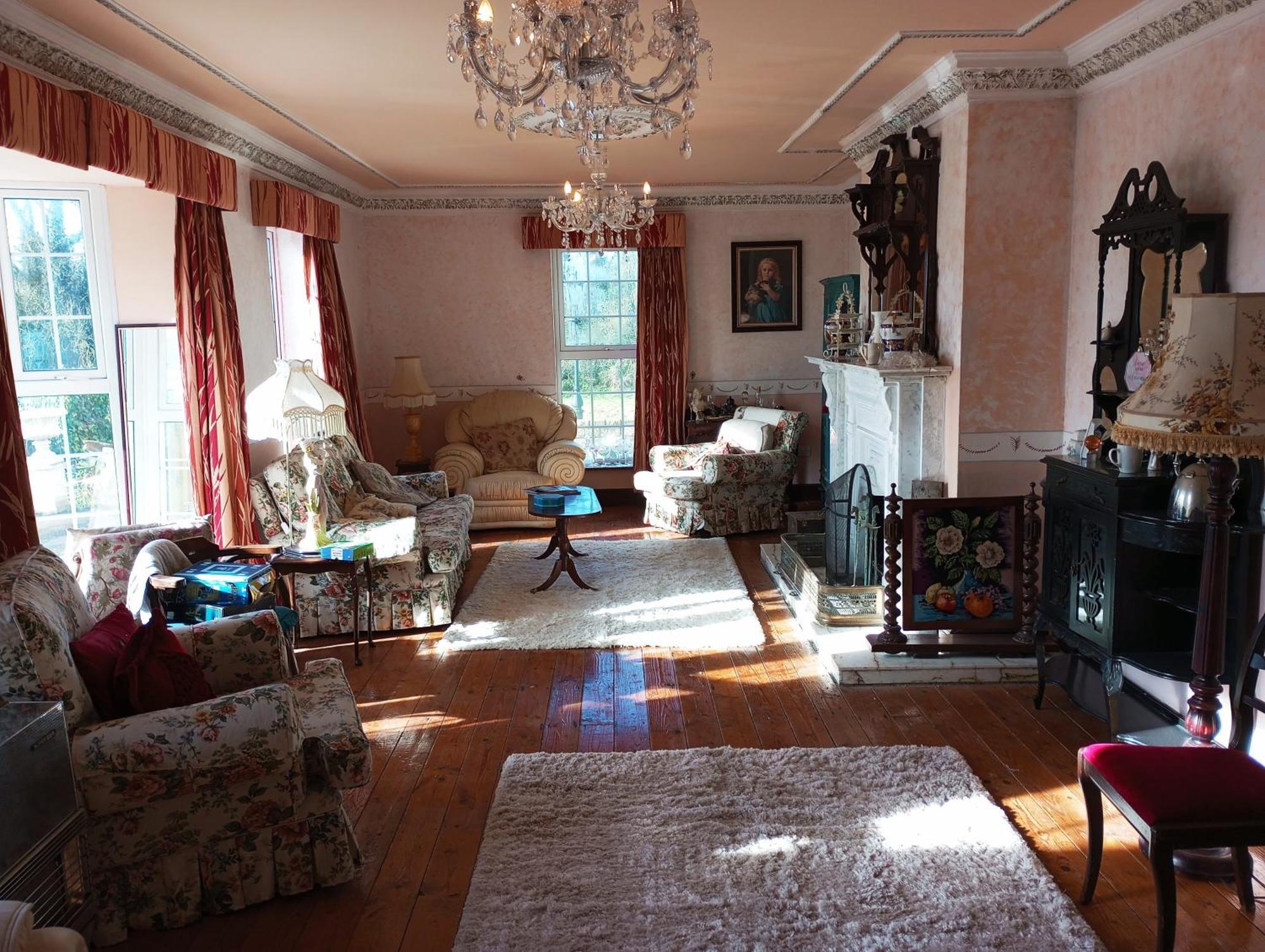 Guest house Hardwood Hall *
